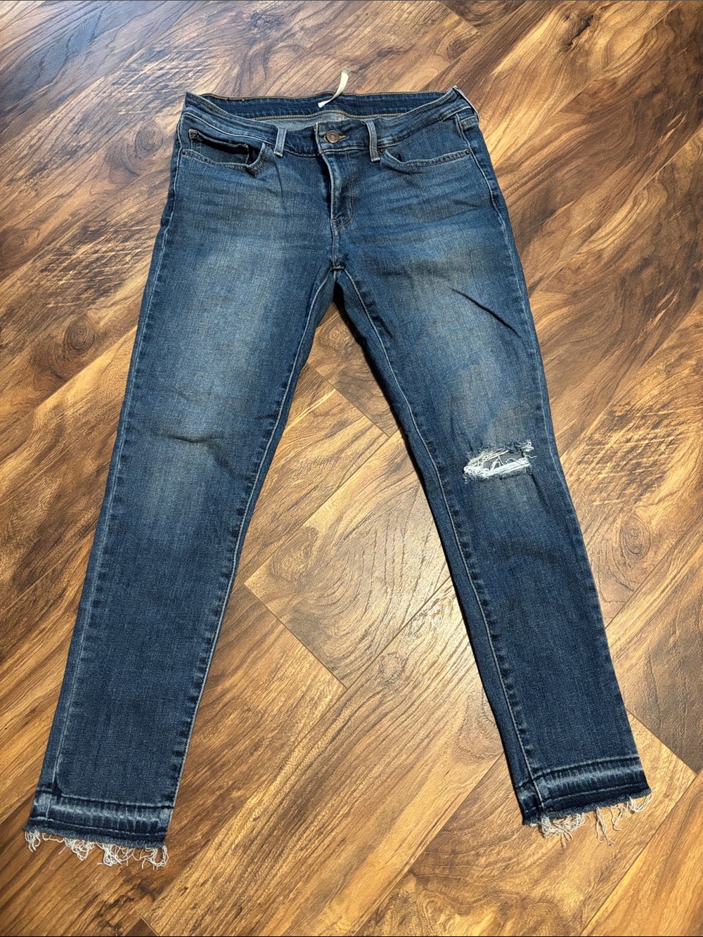 Medium Wash Levi Ankle Jeans